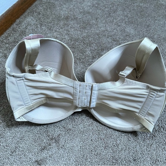 Cacique Two Tan Beige Bras Size 38F NEW WITH TAGS - Picture 5 of 7